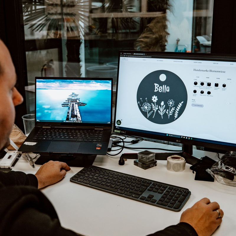 Designerstellung für handgravierte Hundemarke aus Acryl am Computer – Dog's Hundemarke, Sinzing